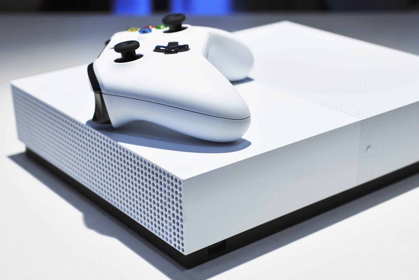 Odhalena konzole Xbox One S All-Digital Edition, bude bez mechaniky